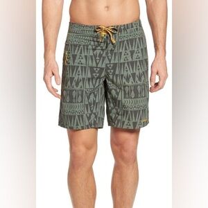 Patagonia Wavefarer® Board Shorts - 19" Geometric Tribal Geo: Hemlock Green